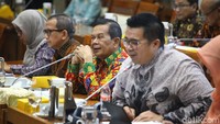 Untuk diketahui, asuransi yang mengurus dana pensiun anggota TNI dan Polri sebelumnya ini diterpa isu tidak sedap lantaran ada dugaan korupsi di atas Rp 10 triliun.