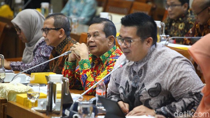 Komisi XI DPR RI memanggil manajemen PT Asabri (Persero) siang ini untuk meminta penjelasan kondisi perusahaan dalam rapat dengar pendapat (RDP).
