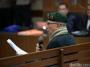 Kivlan Zen Protes Masa Penahanan dan Minta Berobat Alternatif ke Padang