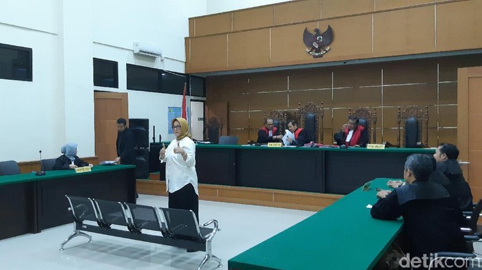 Eks Direktur RSU Tangsel divonis 2,5 tahun bui terkait kasus korupsi dana jasa keamanan (Bahtiar Rivai/detikcom)