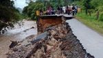 Jalan dan Rumah Rusak Akibat Banjir di Tapteng