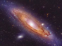 Penampakan 7 Galaksi Teraneh di Alam Semesta