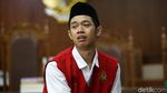 Dituntut 4 Bulan Penjara, Lutfi Menangis dan Dipeluk Ibunda