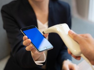 Transaksi Digital Naik Terus, Kantor Bank Mulai Ditinggalkan?