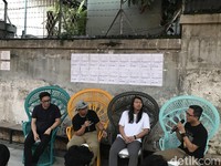 Jalan Enam Tiga, Mini Album Oleh-oleh Efek Rumah Kaca dari AS