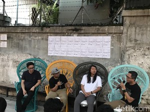 Efek Rumah Kaca Ajak Nostalgia Masa Kecil di Jalan Enam Tiga
