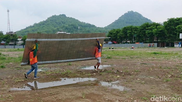 pasar pon trenggalek dibangun
