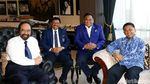 Sohibul Iman dan Surya Paloh Cipika-cipiki di DPP NasDem