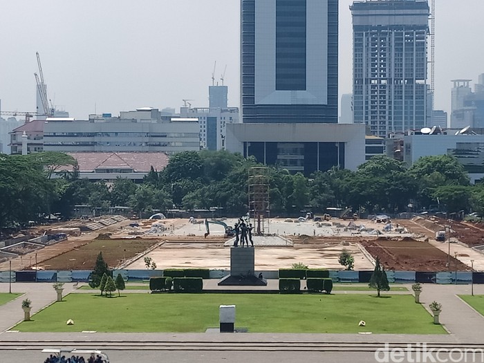 Foto-foto Monas Lagi Gundul