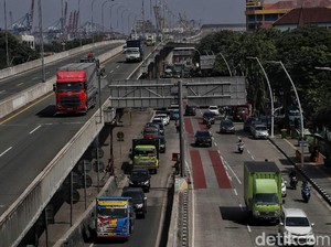 Truk Obesitasi Wara-Wiri Hingga 2023, APM Diam Saja?