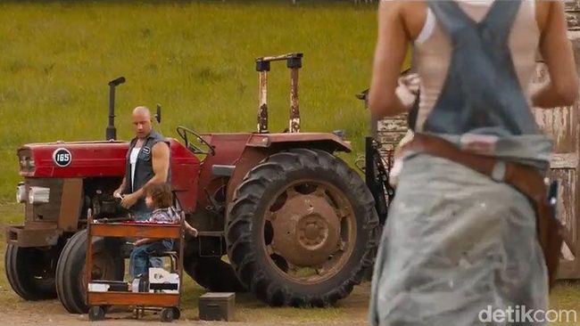 Vin Diesel Kena Omel Tetangga, Blokir Jalan Pakai SUV Cuma Buat Gowes