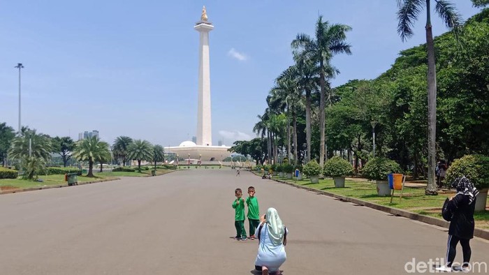 Monas