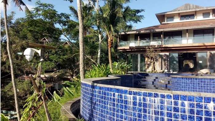Vila yang Bikin Putri Arab Kena Tipu Rp 500 Miliar Putri Arab Saudi, Princess Lolowah binti Faisal bin Abdulaziz Al Saud menjadi korban penipuan. Maksud hati membangun vila di Bali, ia justru kena tipu oleh WNI.