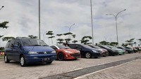 Komunitas Peugeot Solo melakukan touring menyambangi Surabaya-Madura (Suramadu) bersama keluarga. Istimewa/Dok. Peugeot.