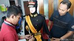 Intip Dapur Pembuatan Seragam Keraton Agung Sejagat