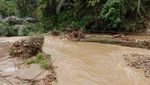 Jalan dan Rumah Rusak Akibat Banjir di Tapteng