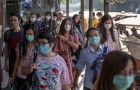 Turis China di Seluruh Dunia Berburu Masker