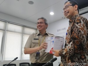 BNPB Serahkan 10.000 Masker N-95 ke Kemlu untuk WNI di China