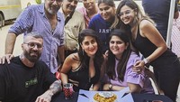 Nama Kareena Kapoor tengah menjadi sorotan publik Indonesia setelah terang-terangan melabrak Salshadilla Juwita Indradjaja, putri dari pedangdut Iis Dahlia. Sebelumnya Salsha pernah menyebut bahwa orang India jorok. Foto: Instagram @therealkareenakapoor