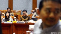 Selain itu, rapat kerja itu juga beragendakan mengevaluasi pelaksanaan program dan anggaran tahun 2019 dan persiapan 2020, evaluasi pelaksanaan DAK tahun anggaran 2019 dan persiapan DAK 2020.