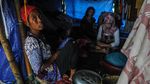 Korban Banjir-Longsor Lebak Masih Bertahan di Pengungsian