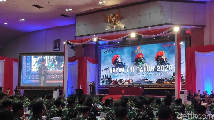 Panglima TNI Marsekal Hadi Tjahjanto di Rapim TNI (Foto: Matius Alfons/detikcom)