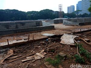 Melihat Monas yang Gundul, yang Lagi Bermasalah
