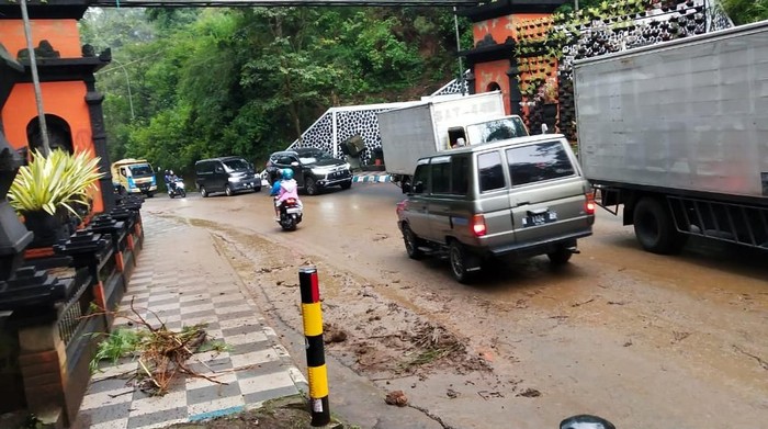 banjir lumpur di batu