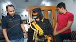 Intip Dapur Pembuatan Seragam Keraton Agung Sejagat