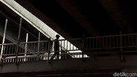 Perbaikan JPO tersebut untuk memberikan rasa nyaman dan aman bagi warga yang akan melintas.