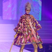 Fashion show karya desainer Jean Paul Gaultier yang merupakan koleksi terakhirnya sebelum pamit setelah 50 tahun berkarya, digelar di Theatre du Chatelet, Paris Haute Couture Fashion Week Spring/Summer 2020, Paris, Prancis. [Photo by Pascal Le Segretain/Getty Images].
