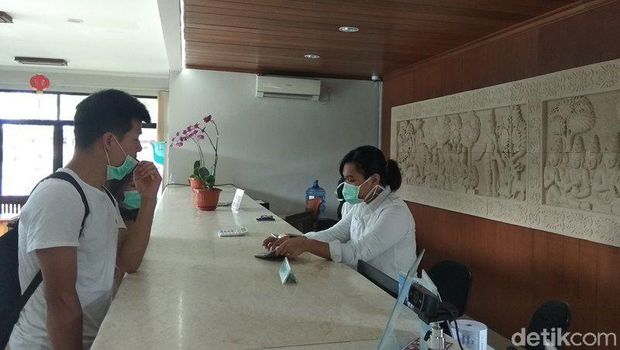 Virus Corona Tak Pengaruhi Turis China di Candi Borobudur