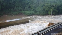 Dibangunnya terowongan air kembar yang berada di Daerah Aliran Sungai (DAS) Ciliwung ini untuk mengatasi banjir akibat luapan Sungai Citarum.