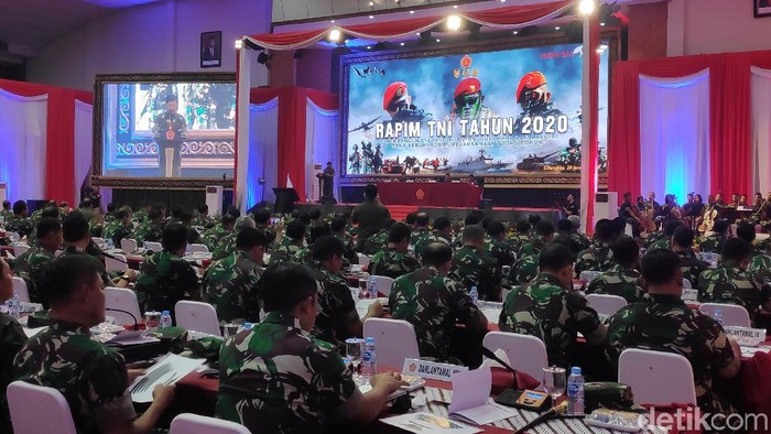 Panglima TNI Marsekal Hadi Tjahjanto di Rapim TNI (Foto: Matius Alfons/detikcom)