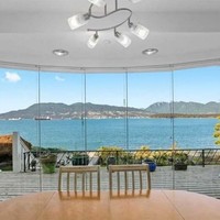 Rumah ini bagaikana permata di Kistilano, salah satu kawasan paling didambakan di Vancouver. Area ini memang diincar oleh orang-orag super kaya, ujar seorang agen perumahan di Kanada. Foto: Dok REW Real Estate