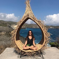 Kemudian setelah dua tahun berlalu, dia memanggil saya. Dia seperti, Oh, kamu siap untuk kembali bekerja? Dan aku seperti, Umm beri aku tahun lagi, ujar Natasha yang akhirnya memilih untuk meninggalkan karier utamanya. Foto: Instagram