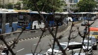 Demo yang berlangsung di area sekitar Istana Merdeka membuat sejumlah jalan yang berada di kawasan itu ditutup untuk sementara waktu.
