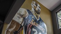 Keberadaan beragam mural bergambar Kobe Bryant tersebut merupakan salah satu bentuk penghargaan para pencinta olahraga, khususnya olahraga basket di Filipina, untuk sang legenda basket dunia tersebut. Getty Images/Ezra Acayan.