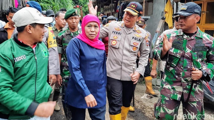gubernur khofifah kunjungi lokasi banjir bandang bondowoso