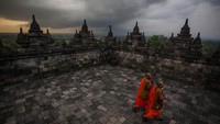 Pada bagian kaki atau kamadatu memiliki relief yang menggambarkan kehidupan manusia yang penuh nafsu. Kemudian naik ke bagian selanjutnya yakni badan atau rupadatu, memiliki relief lalitavistara, jataka, dan awadana yang mengisahkan tentang kehidupan Sidharta Gautama, dan bagian puncak atau arupadatu dibiarkan terbuka. Ulet Ifansasti/Getty Images  