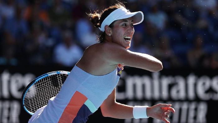 Muguruza 2020 Australian Open - Day 11
MELBOURNE, AUSTRALIA - JANUARY 30: Garbine Muguruza of Spain plays a forehand during her Womens Singles Semifinal match against Simona Halep of Romania on day eleven of the 2020 Australian Open at Melbourne Park on January 30, 2020 in Melbourne, Australia. (Photo by Clive Brunskill/Getty Images)
