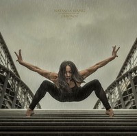 Natasha pun kini menjadi instruktur tiang profesional yang mengajar di Los Angeles. Tetapi sebelum dia menjadi ikon penari tiang internasional seperti sekarang ini, Natasha memulai dengan nol pengalaman dalam menari atau senam pada usia 30-an. Foto: Instagram