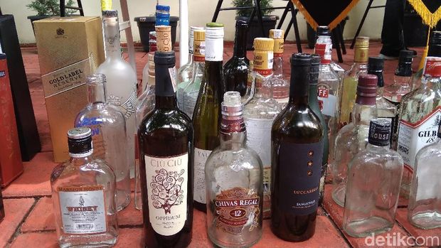 Botol miras oplosan yang disita Polres Bandara Soetta