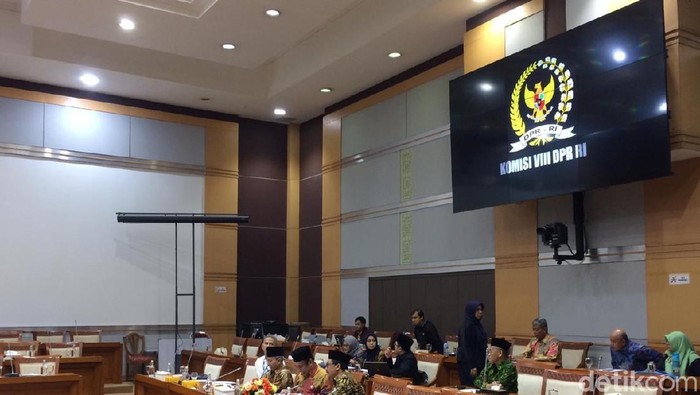 Rapat pembahasan biaya haji 2020 antara DPR dengan Kemenag RI