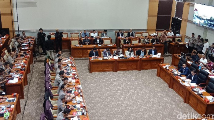Rapat Komisi III bersama Kapolri Jenderal Idham Azis