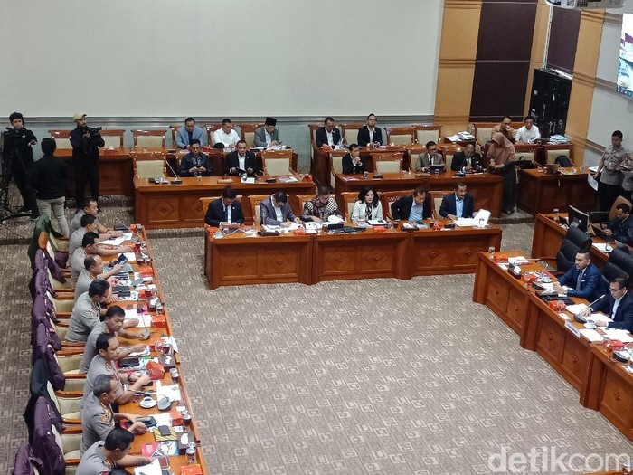 Rapat Komisi III bersama Kapolri Jenderal Idham Azis