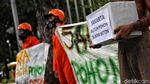 Walhi Demo Kantor Anies Gara-gara Revitalisasi Monas