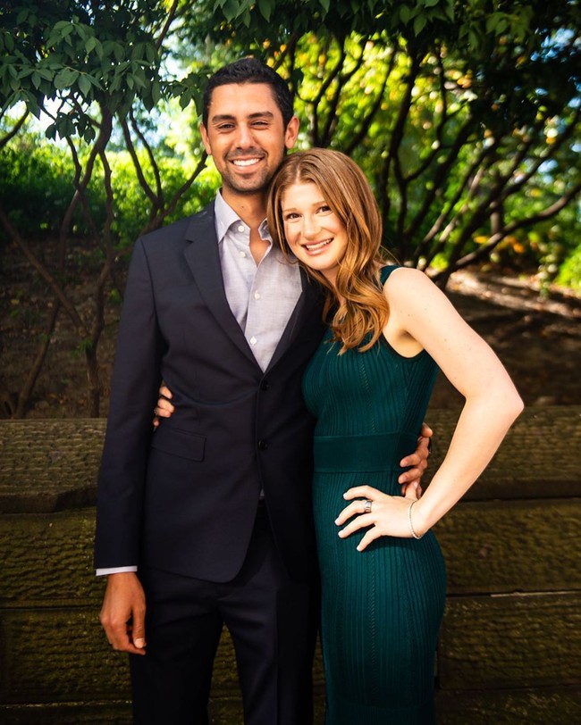 Wanita dengan nama lengkap Jennifer Kathrine Gates merupakan lulusan Stanford University dengan jurusan Biologi. Di kampus itulah, Jennifer dan Nassar bertemu.  Foto: Instagram