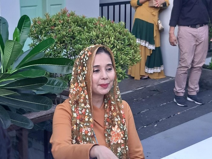 Ayu Azhari