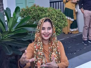 Ayu Azhari Kritik Cara Pemerintah Hadapi Pandemi COVID-19